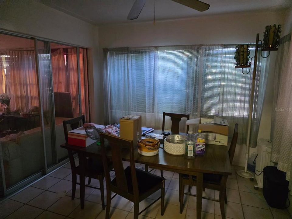 На продажу: $295,000 (2 спален, 1 ванн, 1032 Квадратных фут)