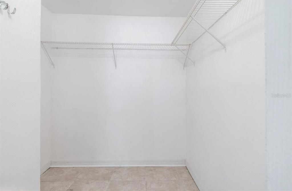 En Venta: $242,000 (4 camas, 2 baños, 1644 Pies cuadrados)