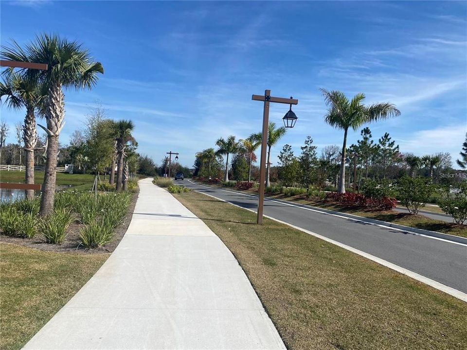 For Rent: $2,200 (3 beds, 2 baths, 1681 Square Feet)