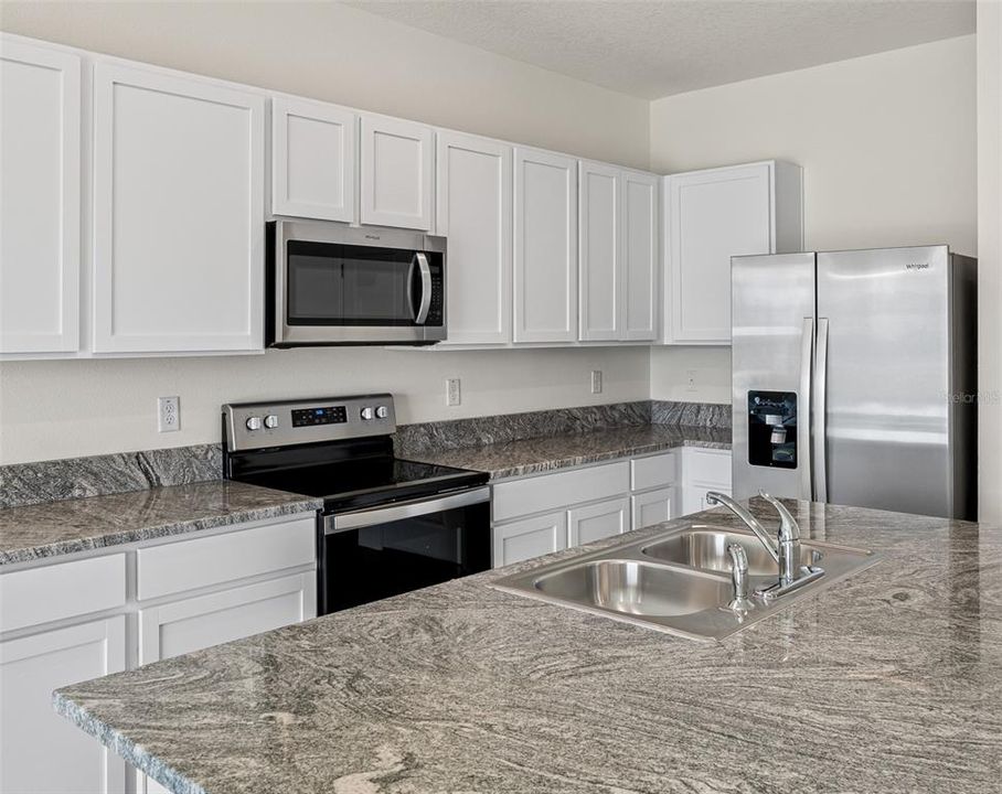 For Rent: $2,200 (3 beds, 2 baths, 1681 Square Feet)