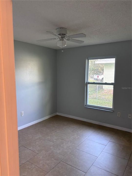 For Rent: $2,400 (3 beds, 1 baths, 1233 Square Feet)