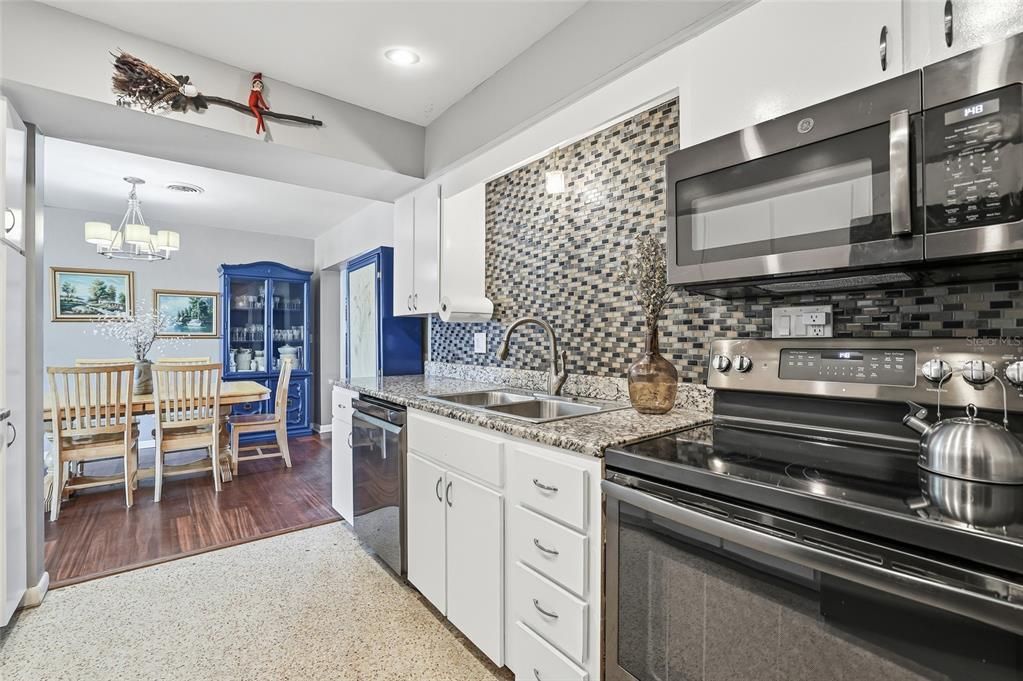 For Sale: $540,000 (3 beds, 2 baths, 1622 Square Feet)