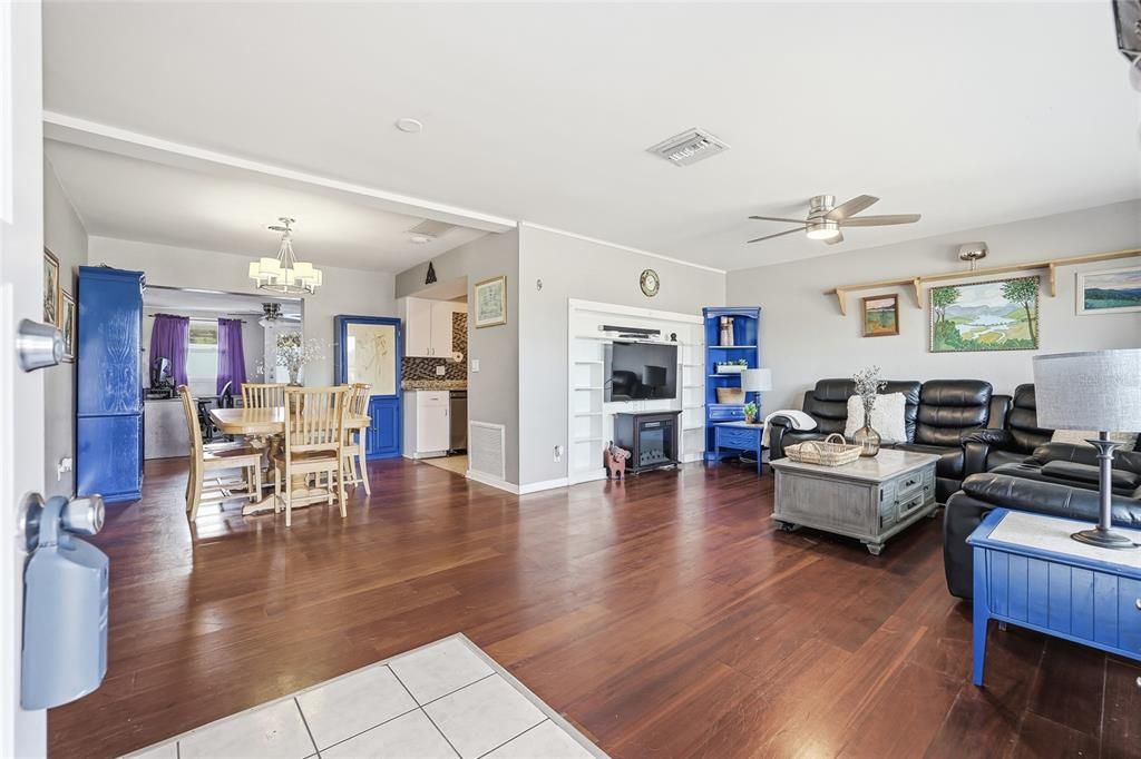 For Sale: $540,000 (3 beds, 2 baths, 1622 Square Feet)