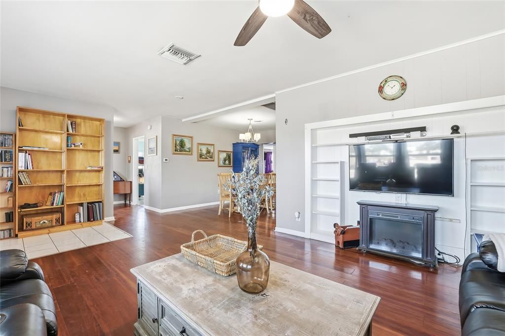 For Sale: $540,000 (3 beds, 2 baths, 1622 Square Feet)