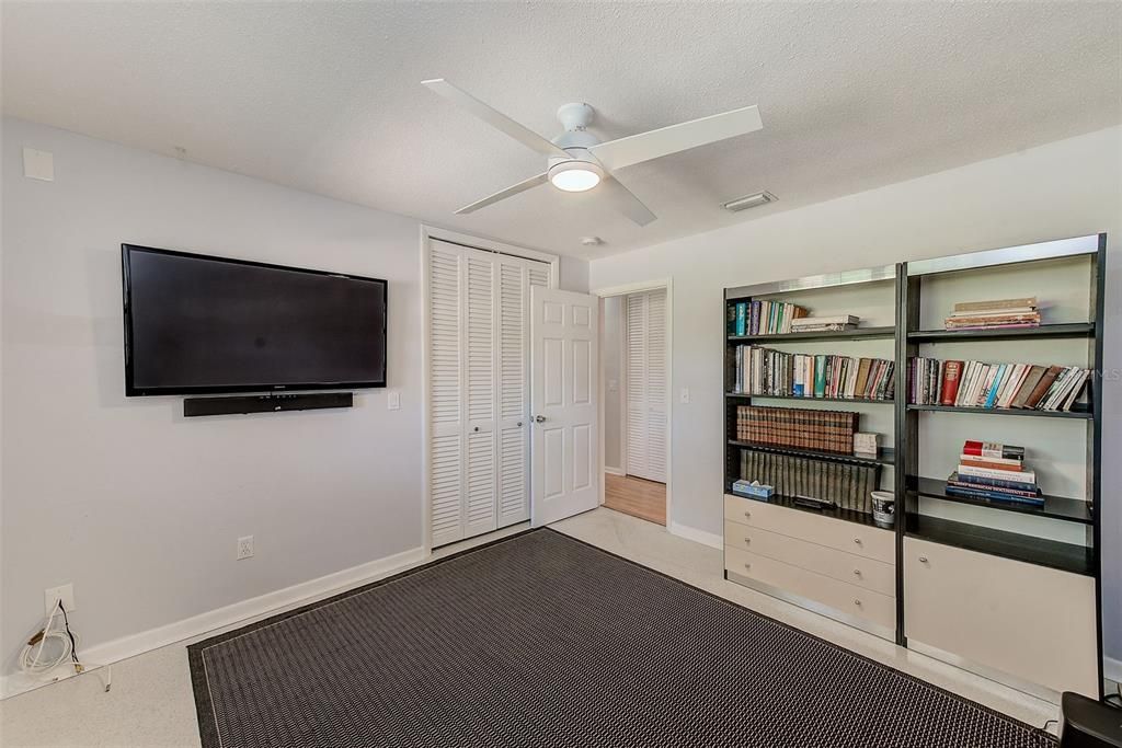 В аренду: $3,800 (3 спален, 2 ванн, 1693 Квадратных фут)