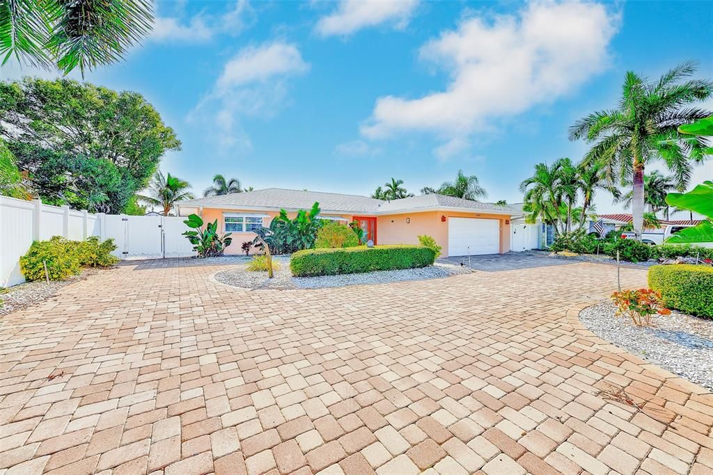 В аренду: $3,800 (3 спален, 2 ванн, 1693 Квадратных фут)