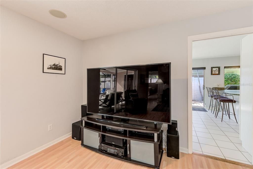 В аренду: $3,800 (3 спален, 2 ванн, 1693 Квадратных фут)