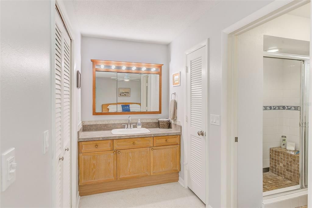 В аренду: $3,800 (3 спален, 2 ванн, 1693 Квадратных фут)