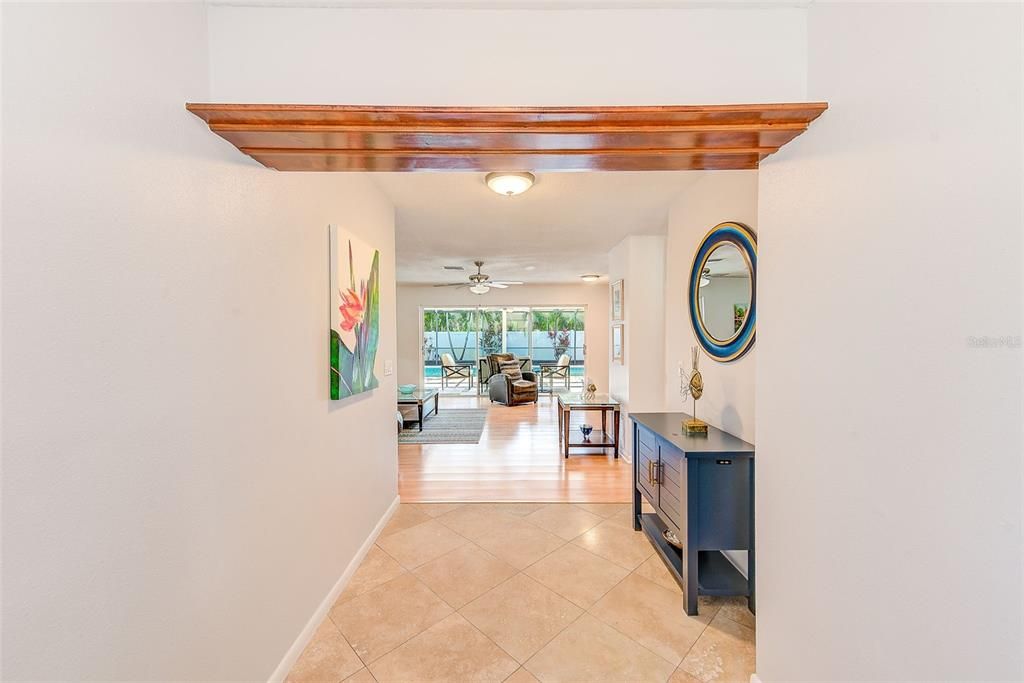 В аренду: $3,800 (3 спален, 2 ванн, 1693 Квадратных фут)