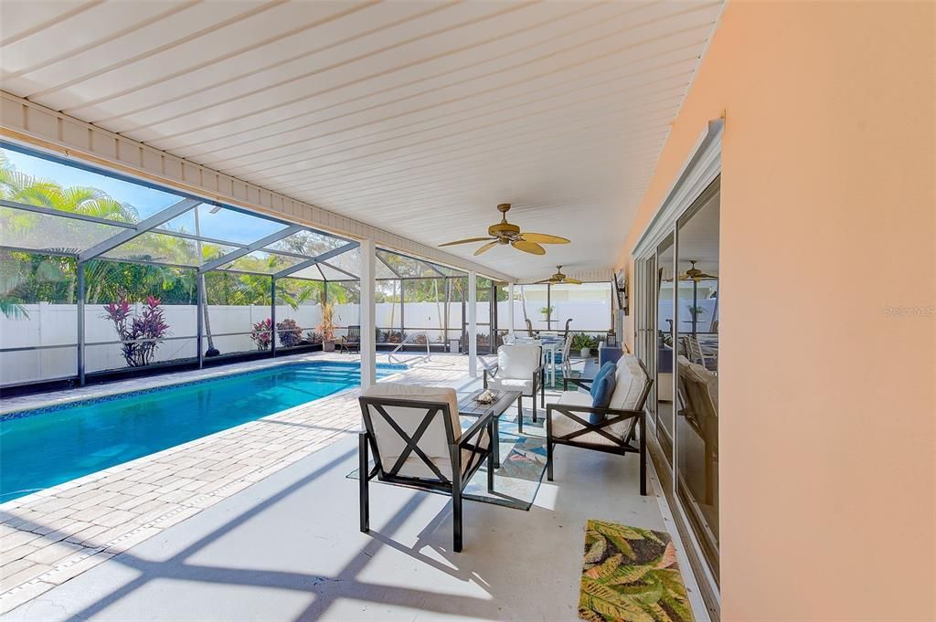 В аренду: $3,800 (3 спален, 2 ванн, 1693 Квадратных фут)