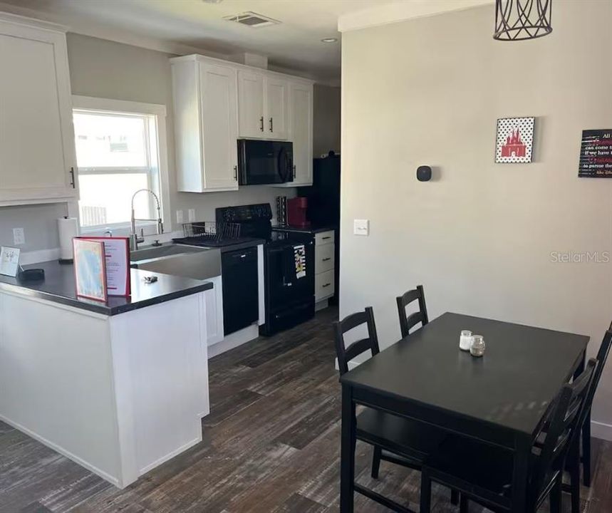 В аренду: $1,300 (2 спален, 1 ванн, 600 Квадратных фут)