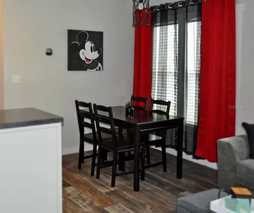 В аренду: $1,300 (2 спален, 1 ванн, 600 Квадратных фут)