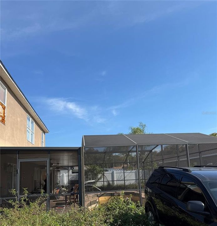 For Sale: $390,000 (4 beds, 2 baths, 2590 Square Feet)