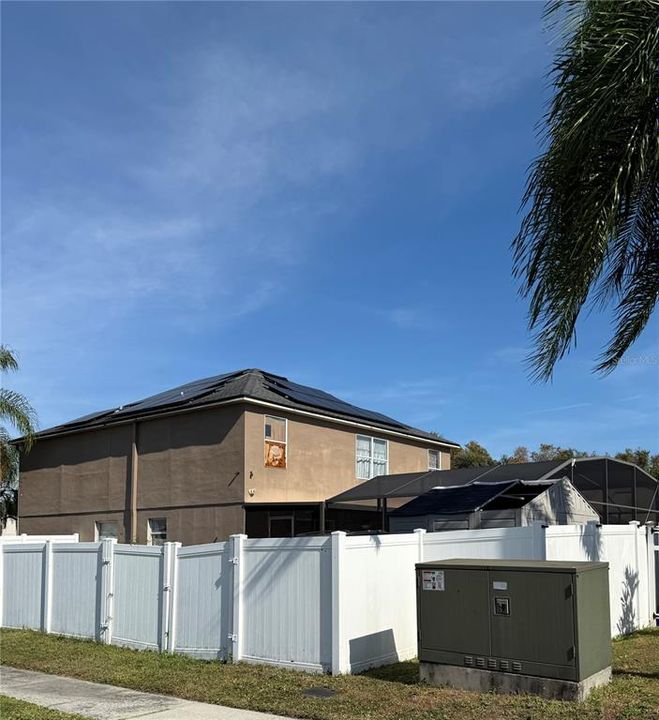 For Sale: $390,000 (4 beds, 2 baths, 2590 Square Feet)