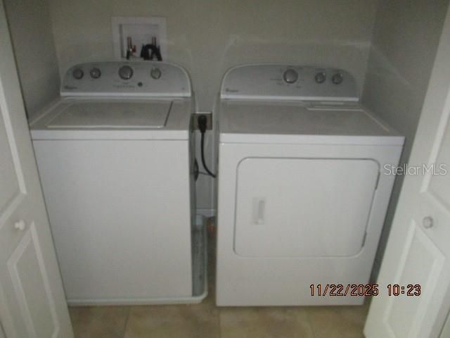 待售: $390,000 (4 贝兹, 3 浴室, 2102 平方英尺)