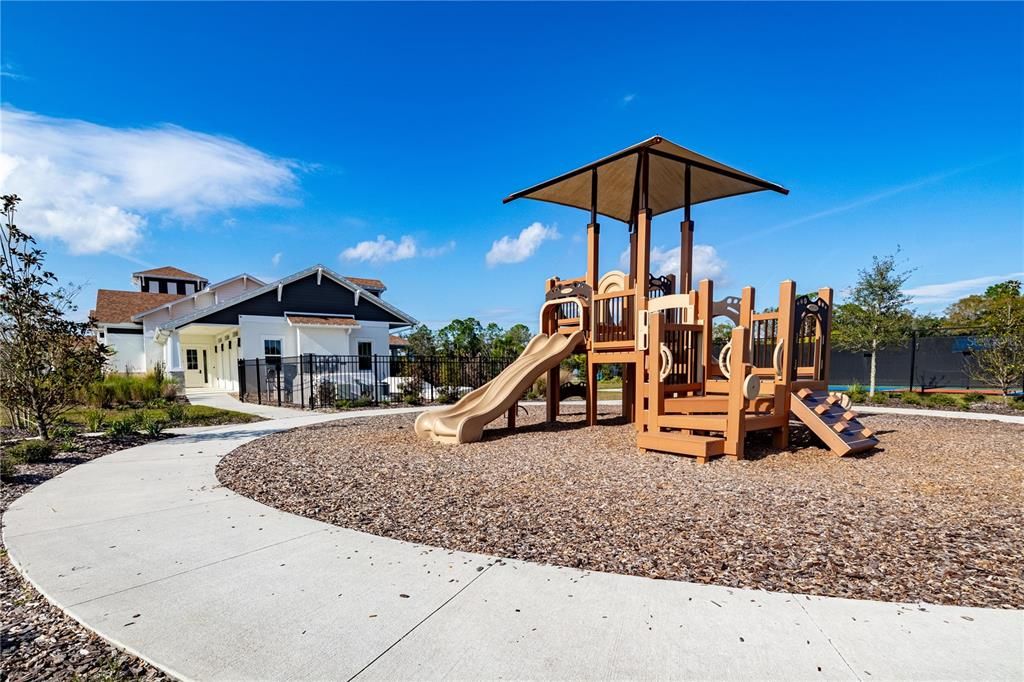 En Venta: $405,000 (4 camas, 2 baños, 1707 Pies cuadrados)