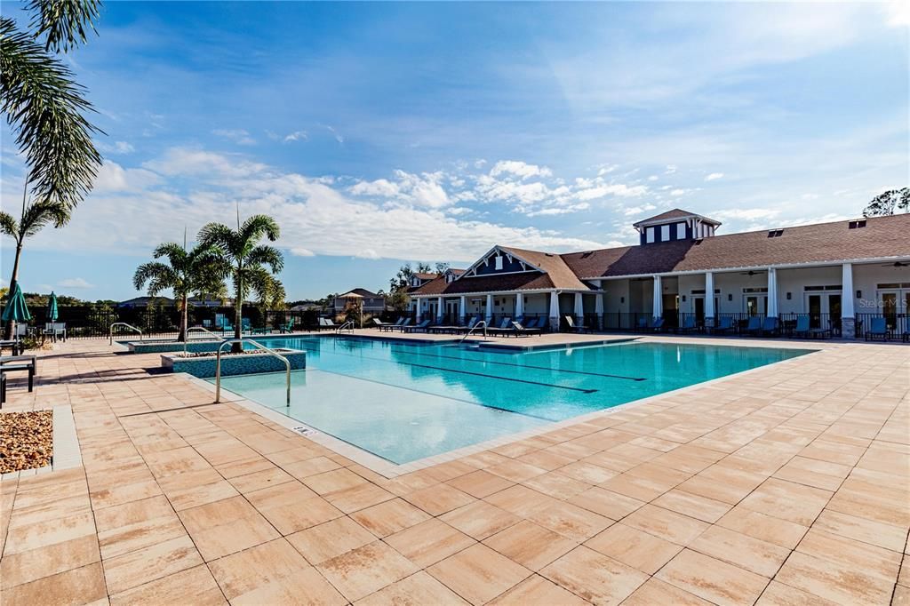 En Venta: $405,000 (4 camas, 2 baños, 1707 Pies cuadrados)