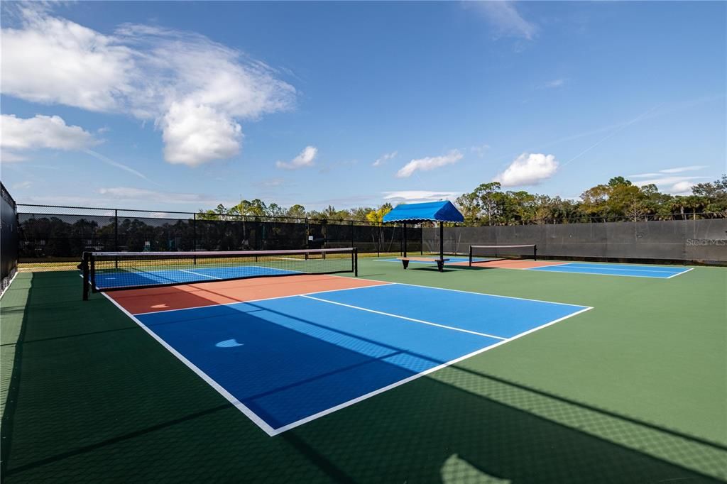 En Venta: $405,000 (4 camas, 2 baños, 1707 Pies cuadrados)