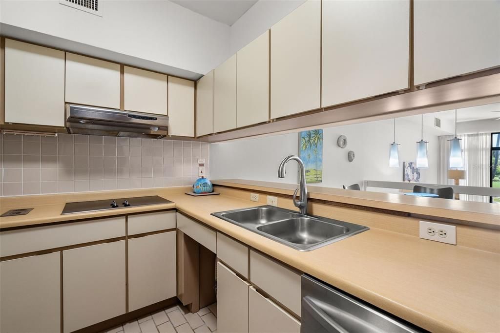 For Sale: $449,000 (1 beds, 1 baths, 1200 Square Feet)