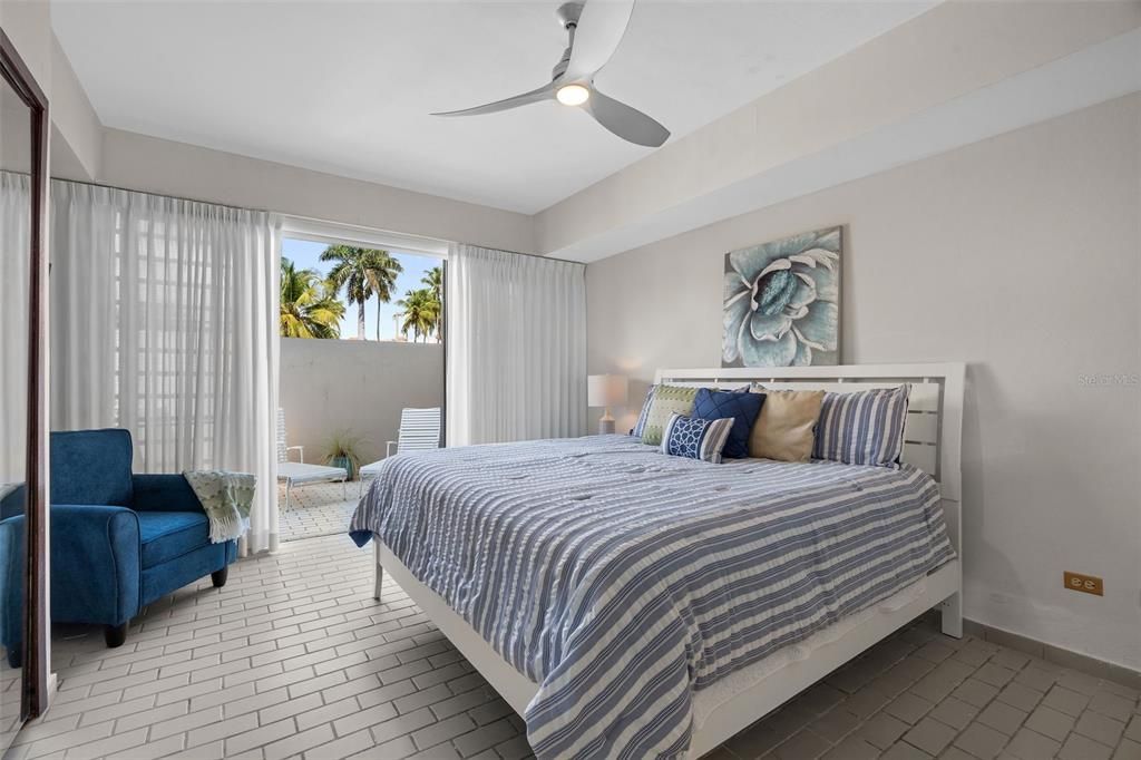 For Sale: $449,000 (1 beds, 1 baths, 1200 Square Feet)