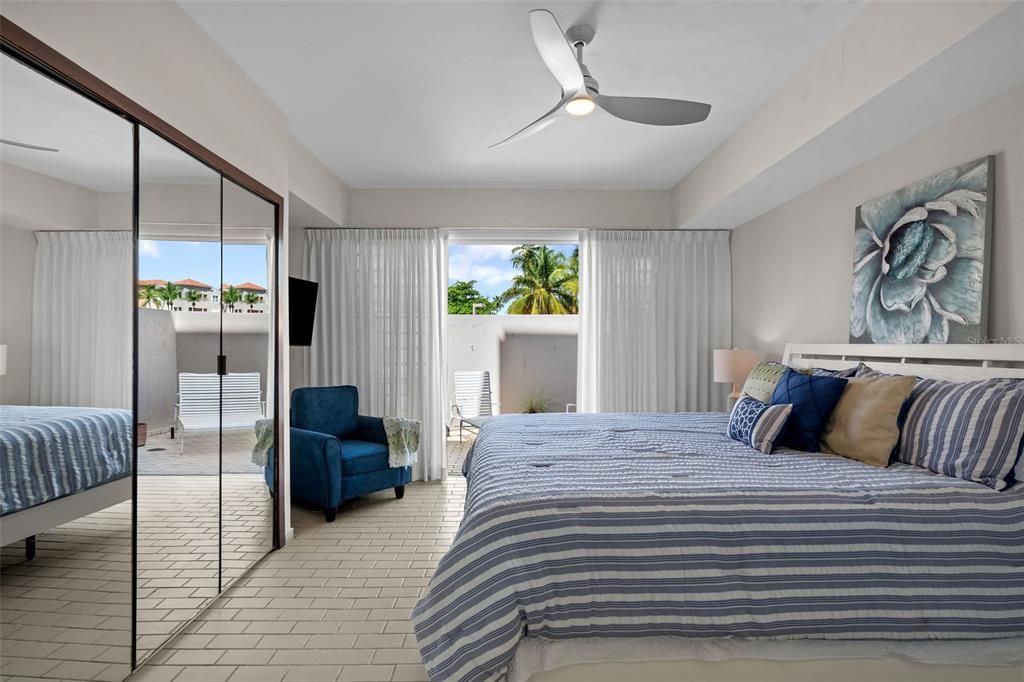 For Sale: $449,000 (1 beds, 1 baths, 1200 Square Feet)