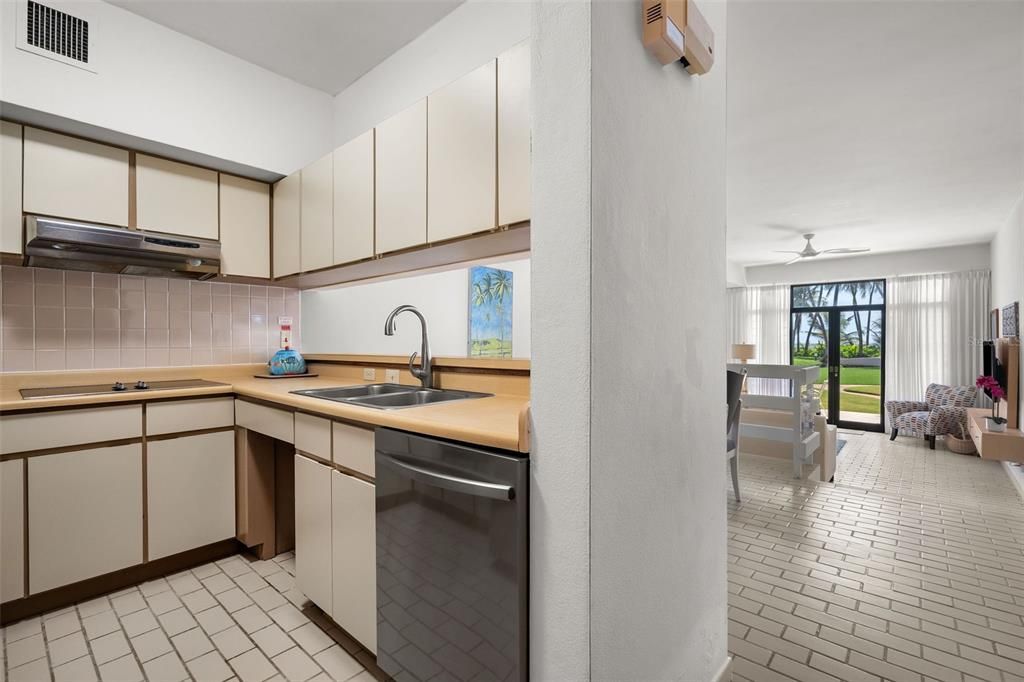 For Sale: $449,000 (1 beds, 1 baths, 1200 Square Feet)