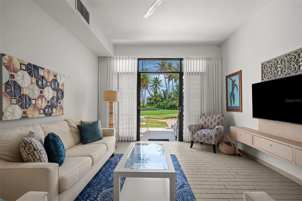 For Sale: $449,000 (1 beds, 1 baths, 1200 Square Feet)