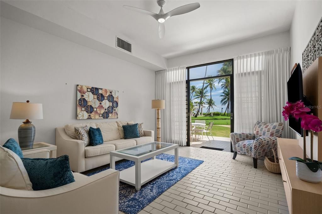 For Sale: $449,000 (1 beds, 1 baths, 1200 Square Feet)