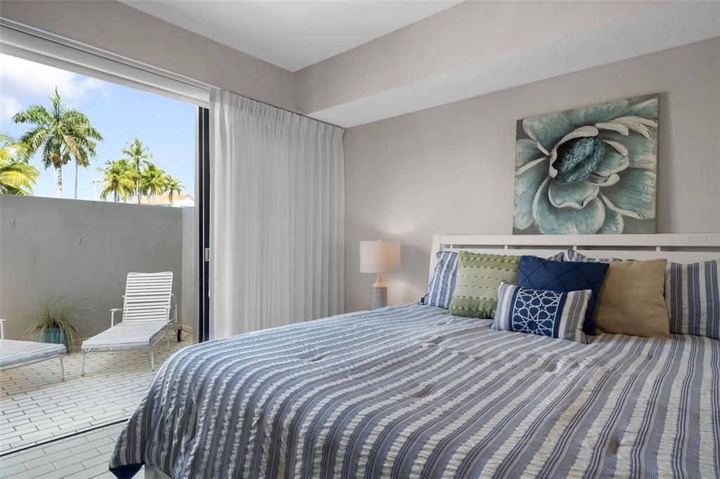 For Sale: $449,000 (1 beds, 1 baths, 1200 Square Feet)