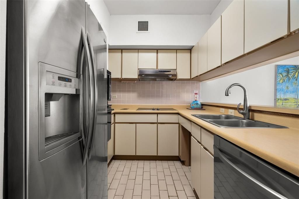 For Sale: $449,000 (1 beds, 1 baths, 1200 Square Feet)