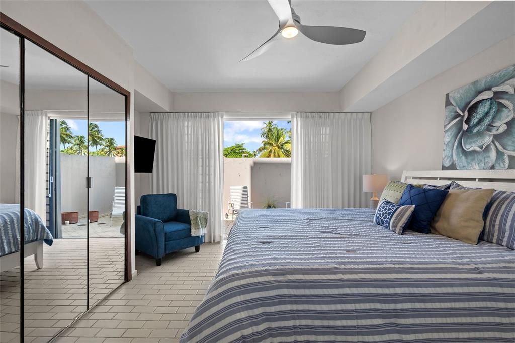 For Sale: $449,000 (1 beds, 1 baths, 1200 Square Feet)