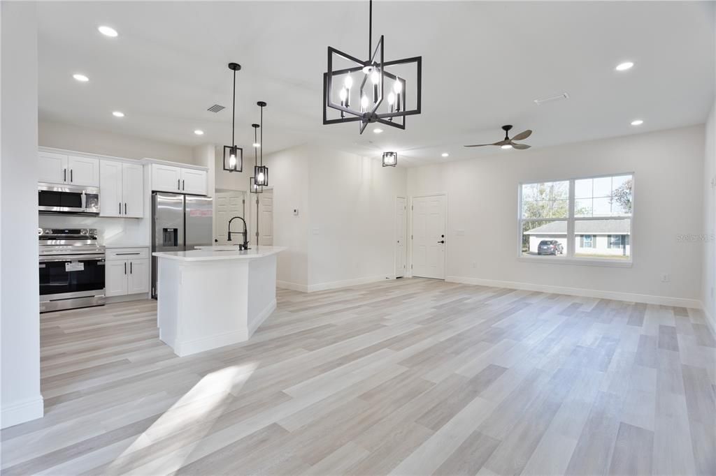 For Sale: $319,900 (3 beds, 2 baths, 1477 Square Feet)