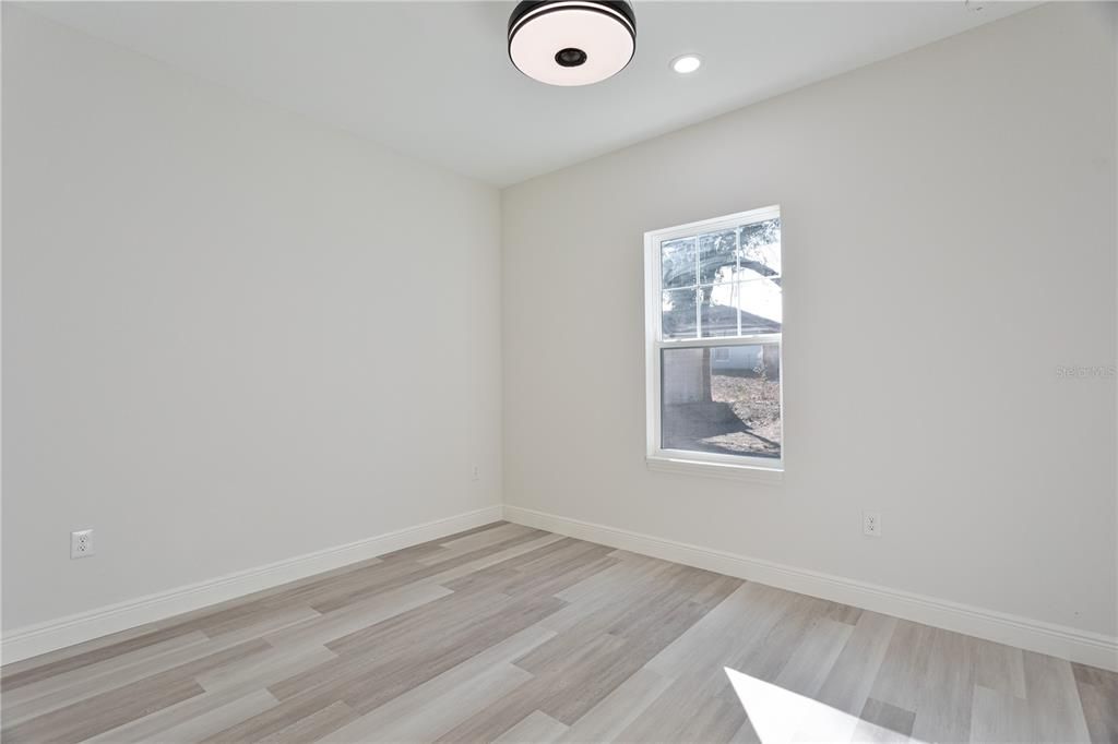 For Sale: $319,900 (3 beds, 2 baths, 1477 Square Feet)