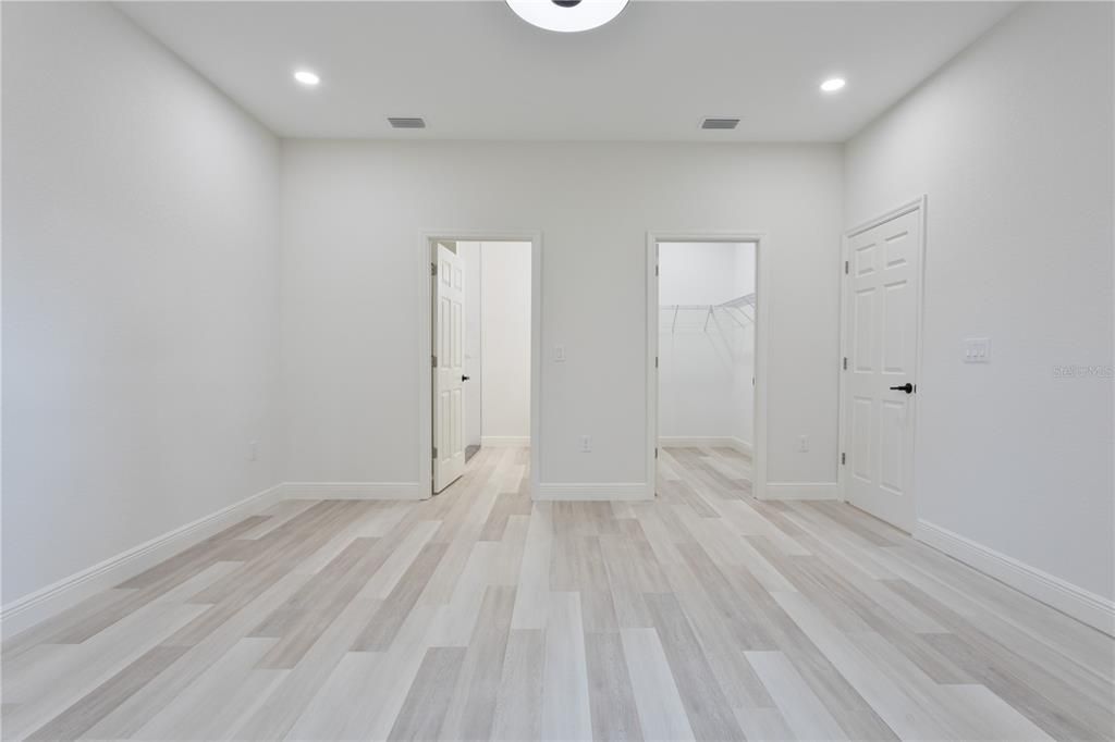 For Sale: $319,900 (3 beds, 2 baths, 1477 Square Feet)