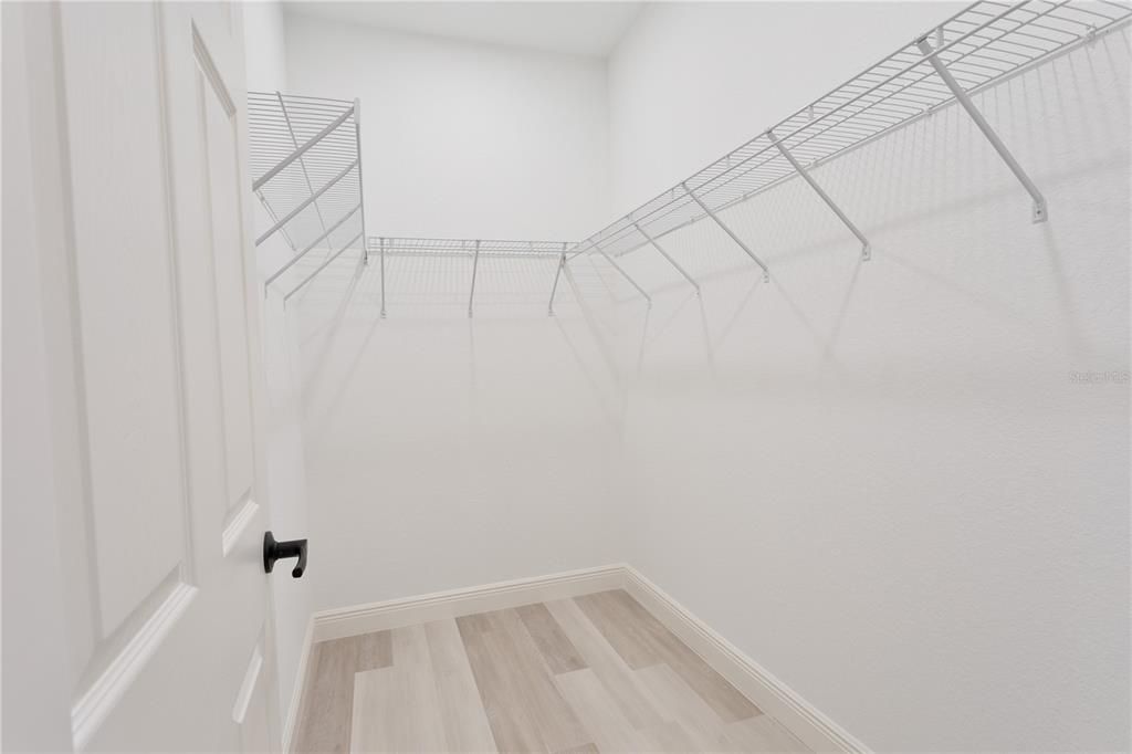 For Sale: $319,900 (3 beds, 2 baths, 1477 Square Feet)