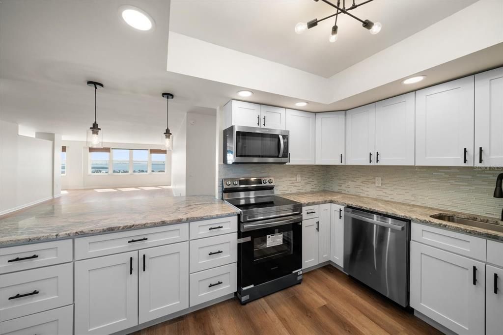 For Sale: $480,000 (2 beds, 2 baths, 1700 Square Feet)