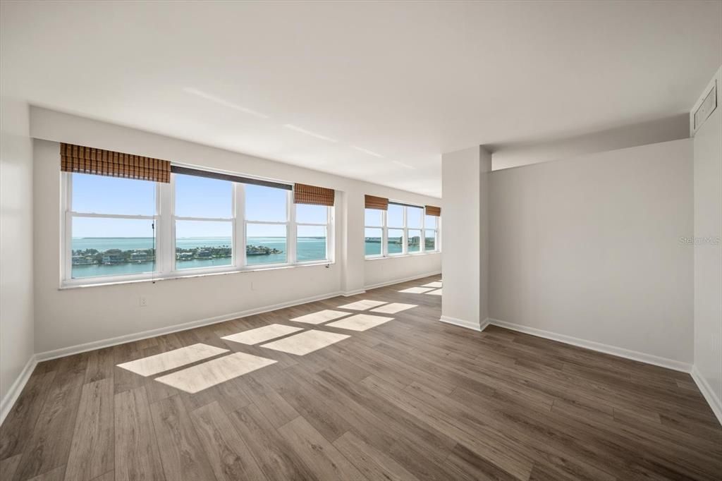 For Sale: $480,000 (2 beds, 2 baths, 1700 Square Feet)