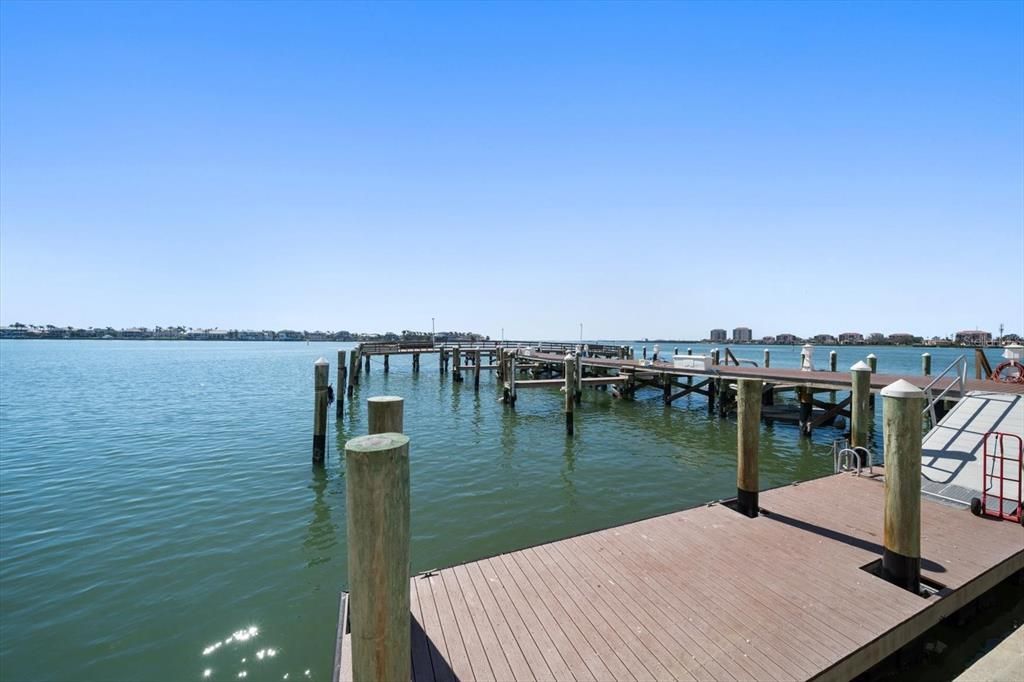 For Sale: $480,000 (2 beds, 2 baths, 1700 Square Feet)