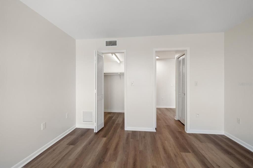 For Sale: $480,000 (2 beds, 2 baths, 1700 Square Feet)