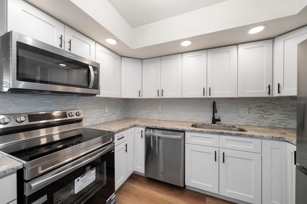 For Sale: $480,000 (2 beds, 2 baths, 1700 Square Feet)