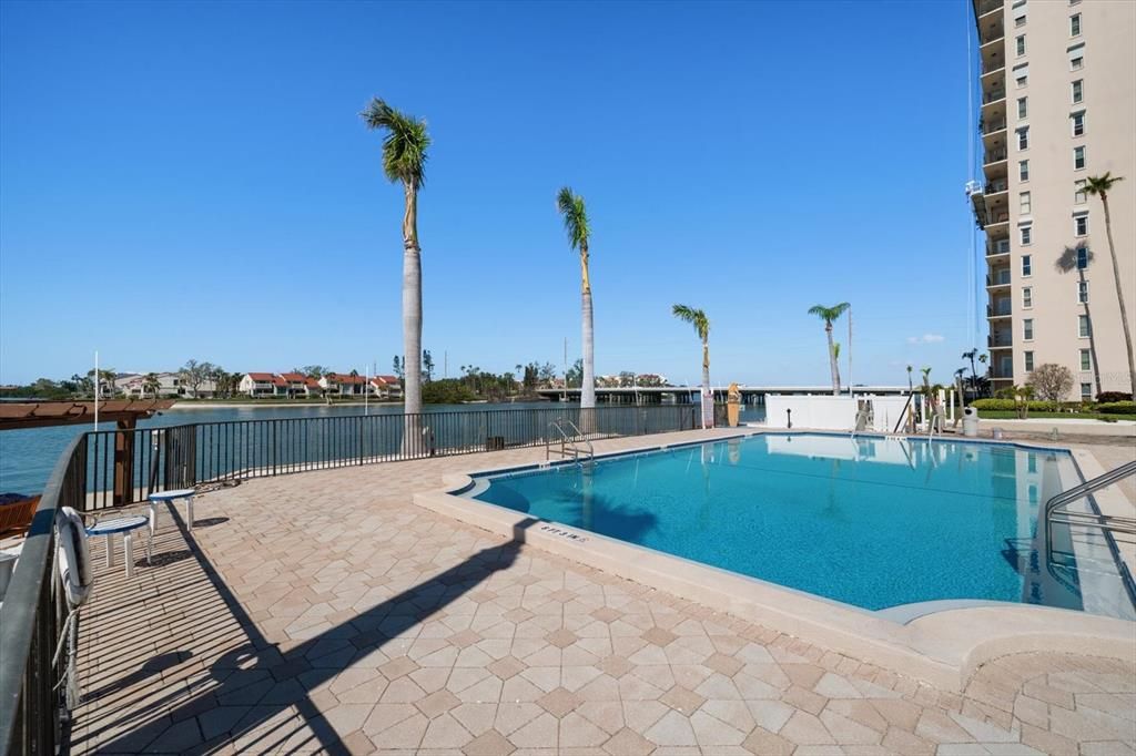 For Sale: $480,000 (2 beds, 2 baths, 1700 Square Feet)