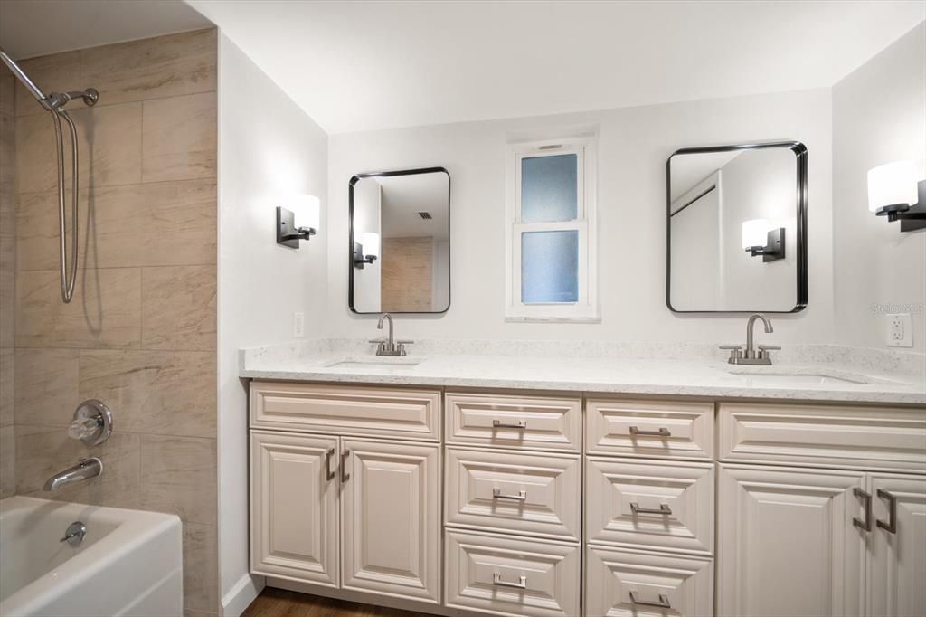 For Sale: $480,000 (2 beds, 2 baths, 1700 Square Feet)