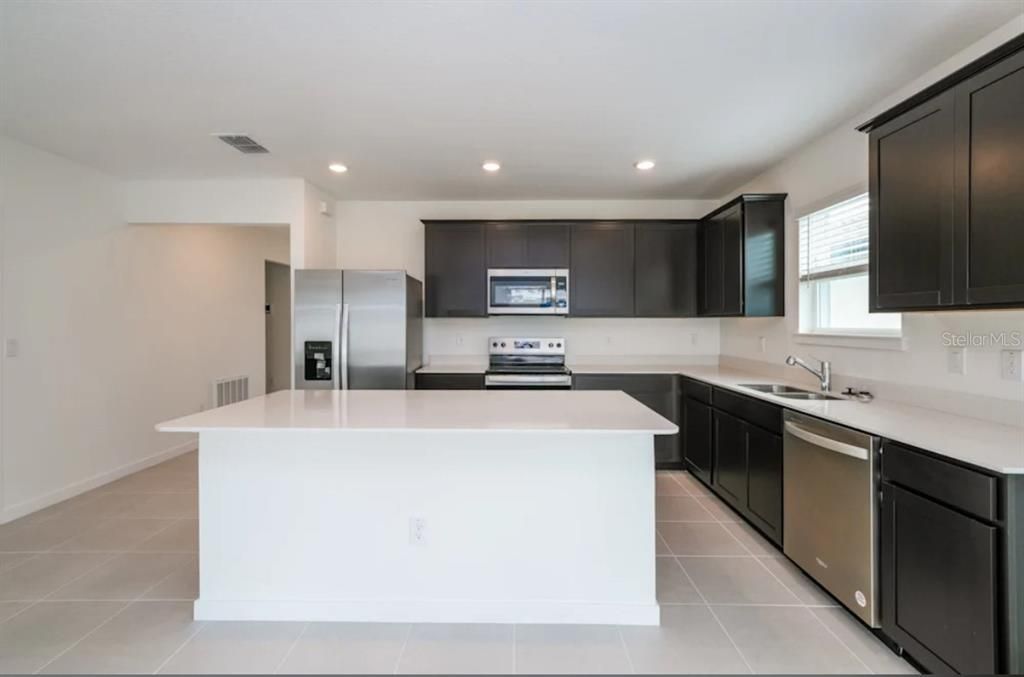 В аренду: $1,945 (3 спален, 2 ванн, 1846 Квадратных фут)