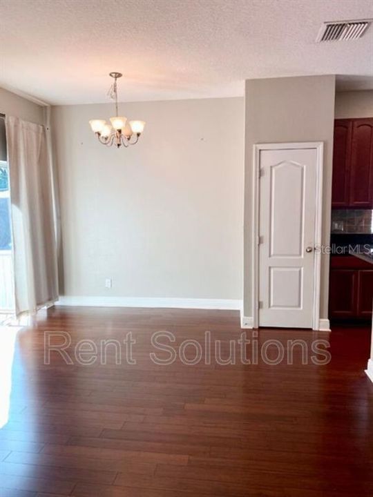 For Rent: $2,995 (3 beds, 2 baths, 1606 Square Feet)