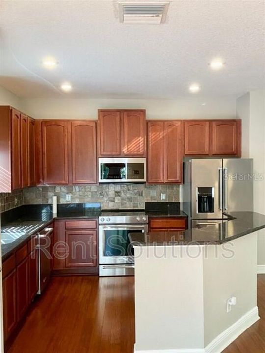 For Rent: $2,995 (3 beds, 2 baths, 1606 Square Feet)