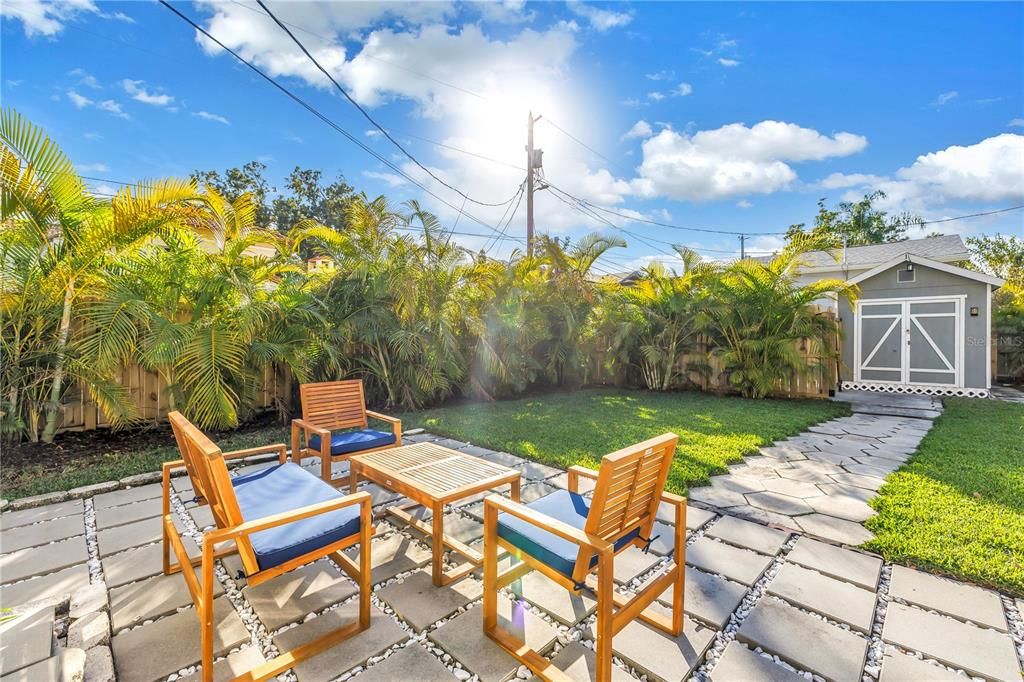 出租: $6,000 (3 贝兹, 2 浴室, 2160 平方英尺)