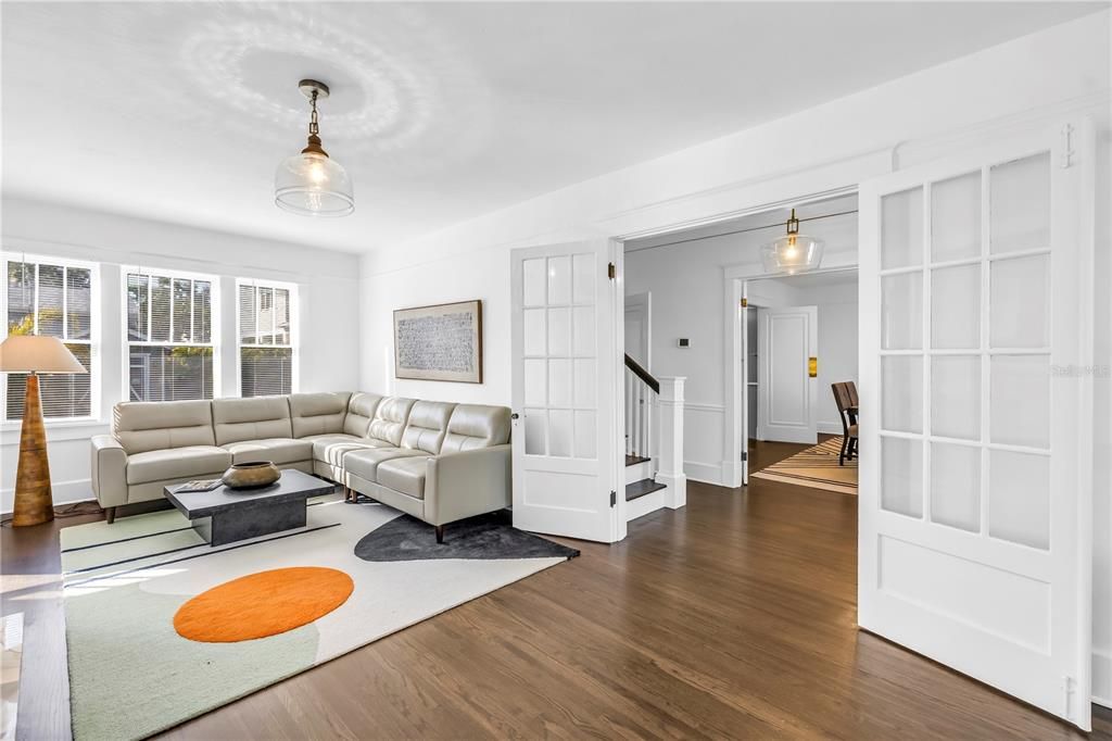 出租: $6,000 (3 贝兹, 2 浴室, 2160 平方英尺)