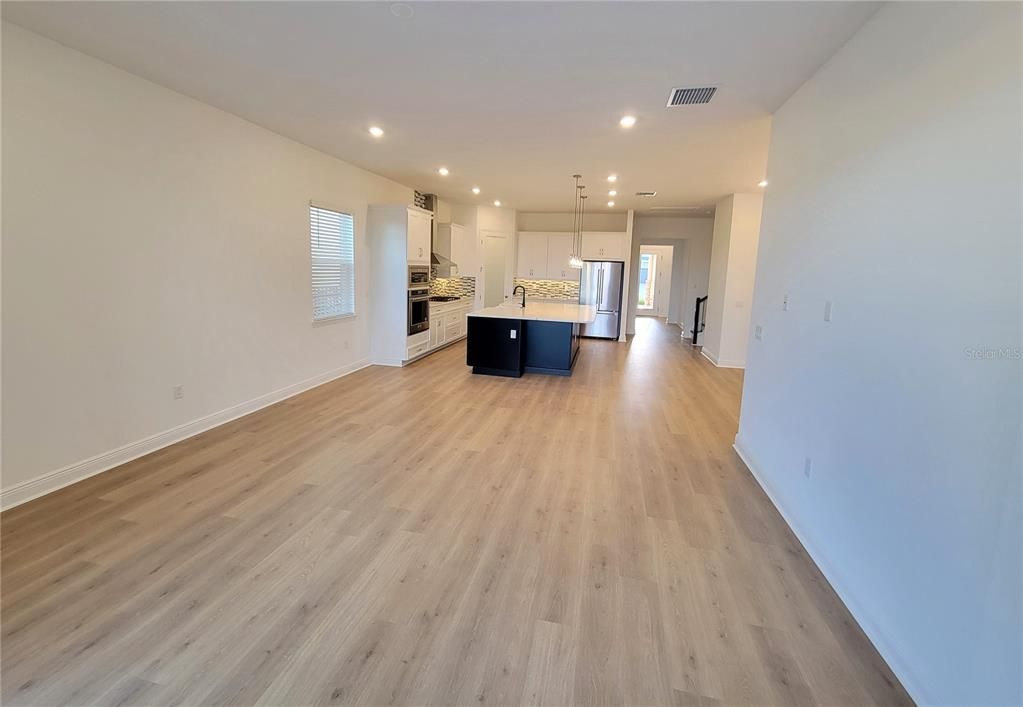 For Rent: $6,200 (5 beds, 3 baths, 3076 Square Feet)