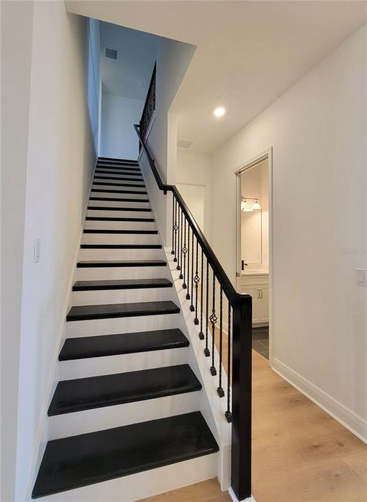 For Rent: $6,200 (5 beds, 3 baths, 3076 Square Feet)