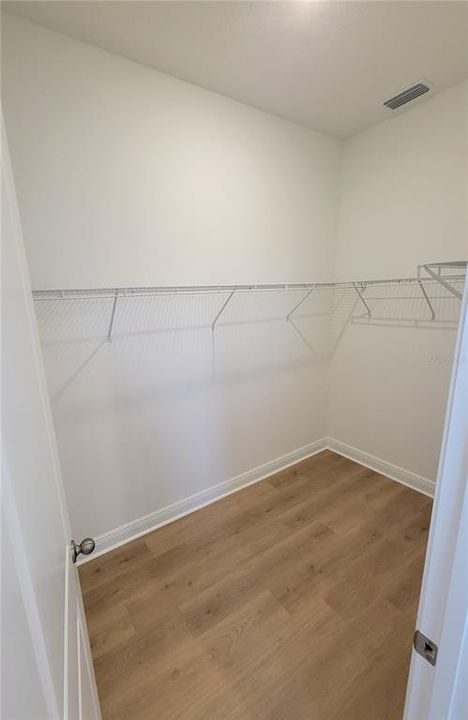 For Rent: $6,200 (5 beds, 3 baths, 3076 Square Feet)